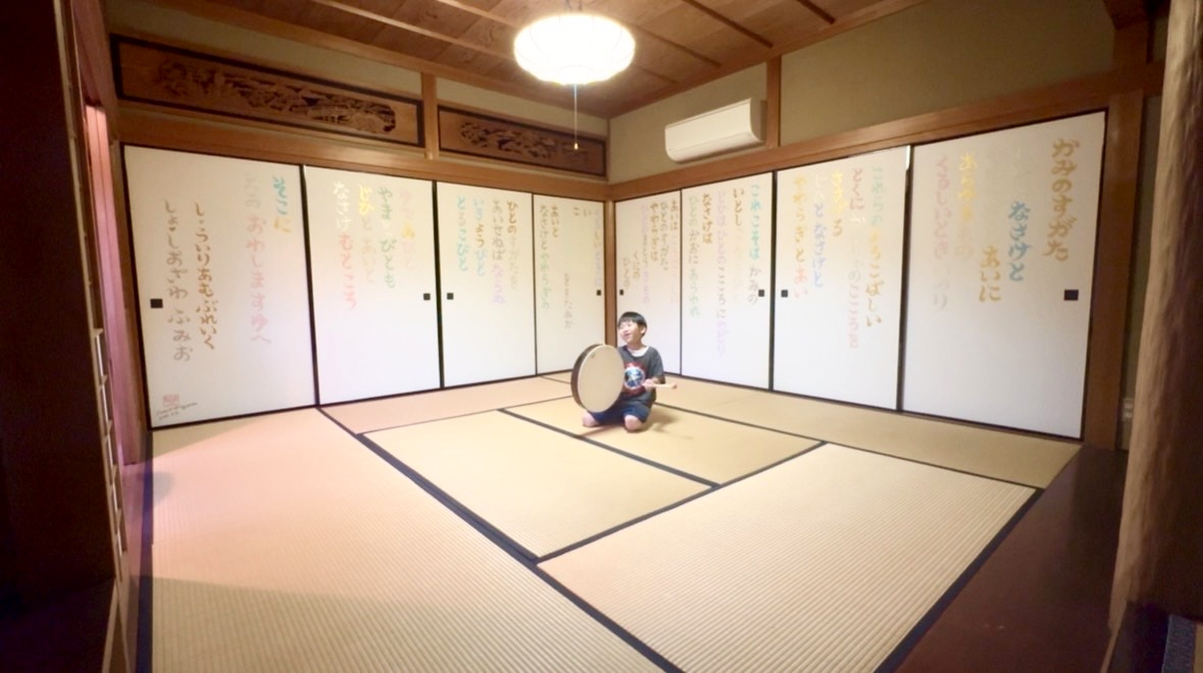 8枚の襖作品に囲まれた茶室 詩仙庵